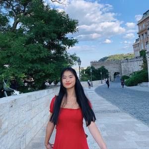 Meet your Posher, Adele